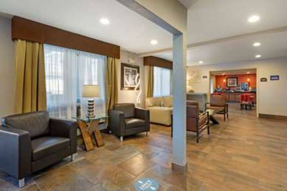 Best Western Plus Altoona Inn 4