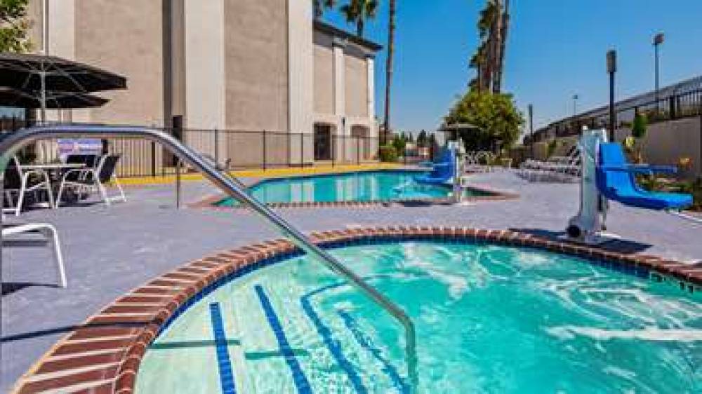 Best Western Plus Anaheim Orange County Hotel 9