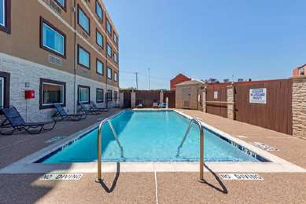 Best Western Plus Arlington North Hotel & Suites 3