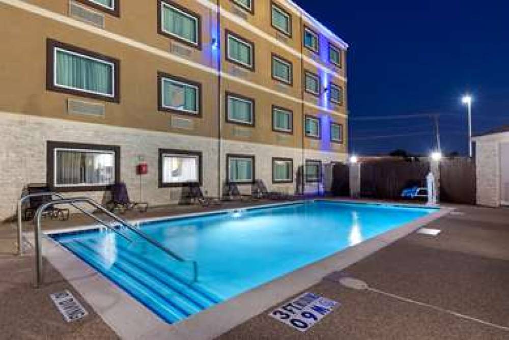 Best Western Plus Arlington North Hotel & Suites 4