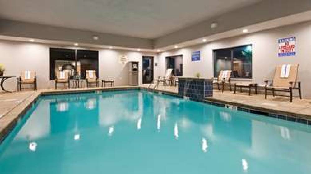 Best Western Plus Atrea Airport Inn & Suites 6