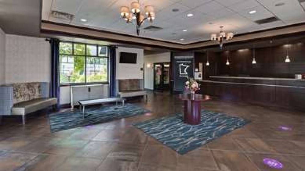 Best Western Plus Bloomington Hotel 5