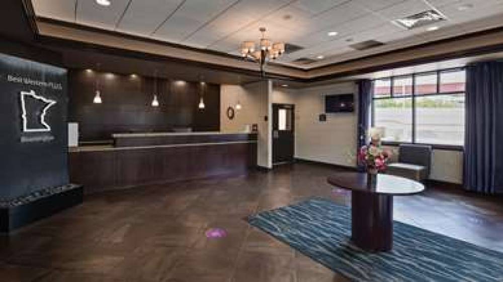 Best Western Plus Bloomington Hotel 4