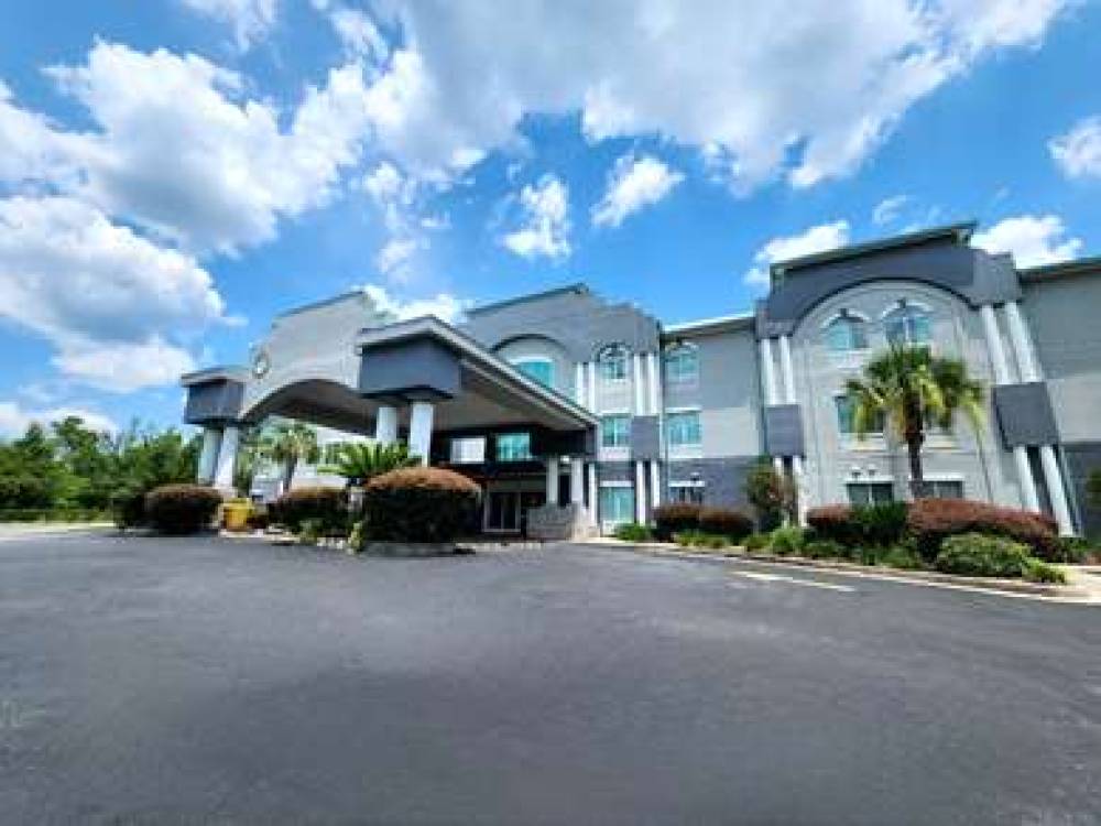 Best Western Plus Blue Angel Inn 4