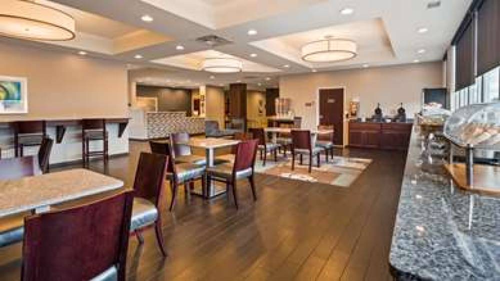 Best Western Plus Boardman Inn & Suites 5