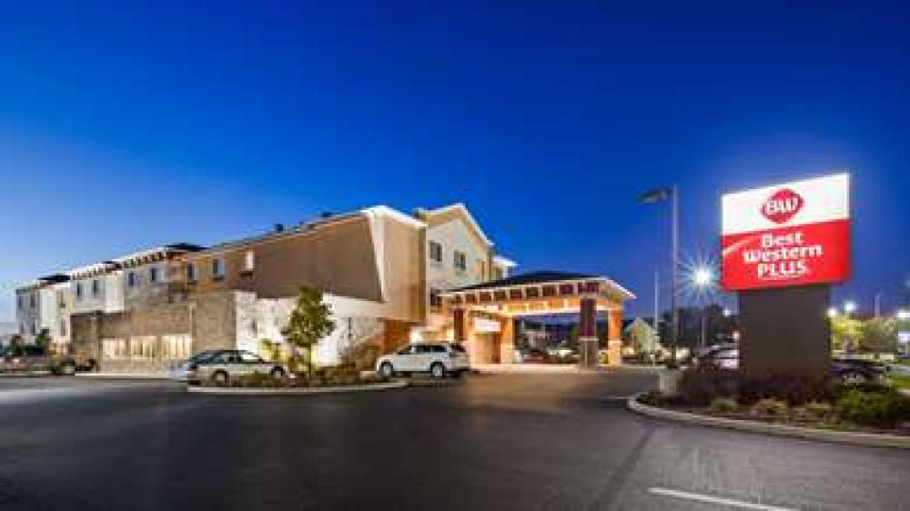 Best Western Plus Boardman Inn & Suites 1