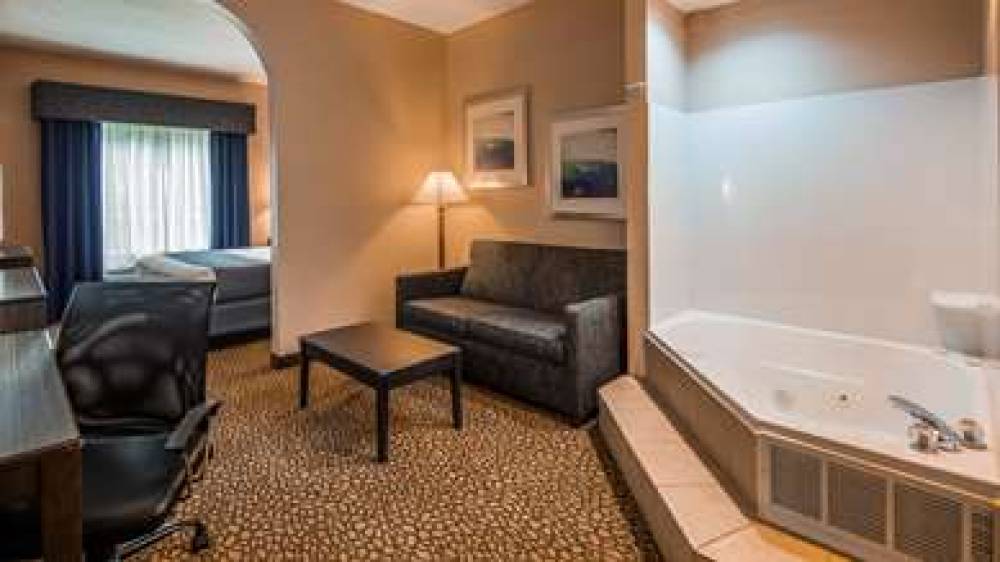 Best Western Plus Bradenton Hotel & Suites 7