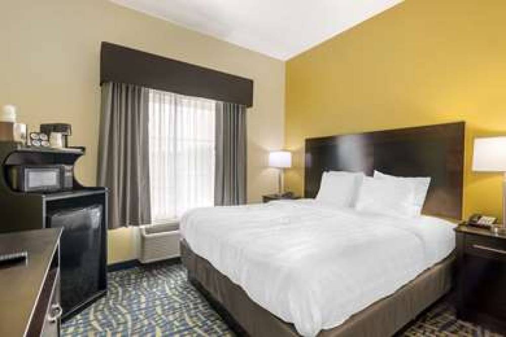 Best Western Plus Brunswick Inn & Suites 3