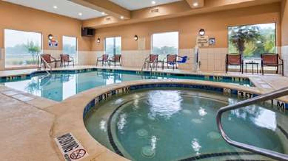 Best Western Plus Burleson Inn & Suites 2