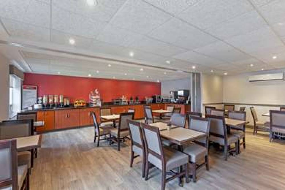 Best Western Plus Burlington Inn & Suites 8