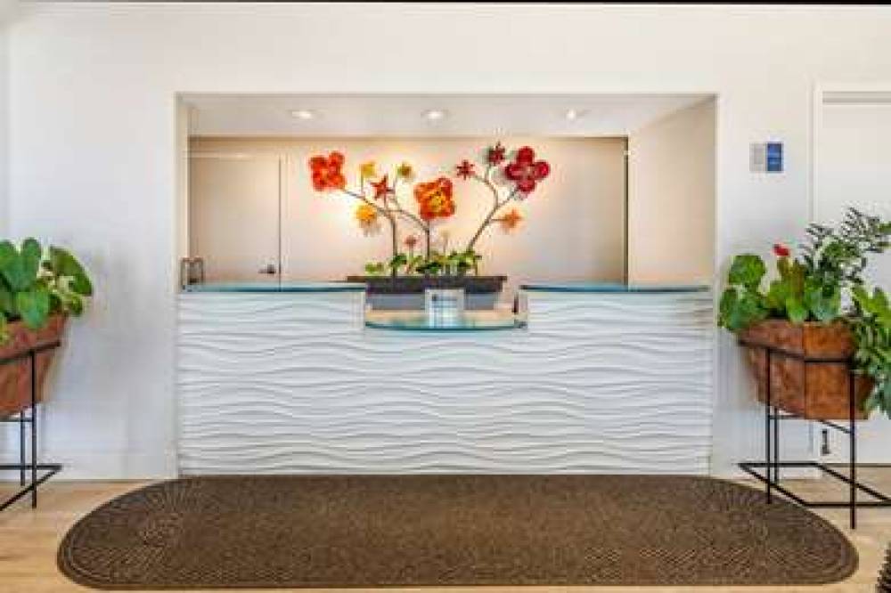 Best Western Plus Capitola By-the-Sea Inn & Suites 4