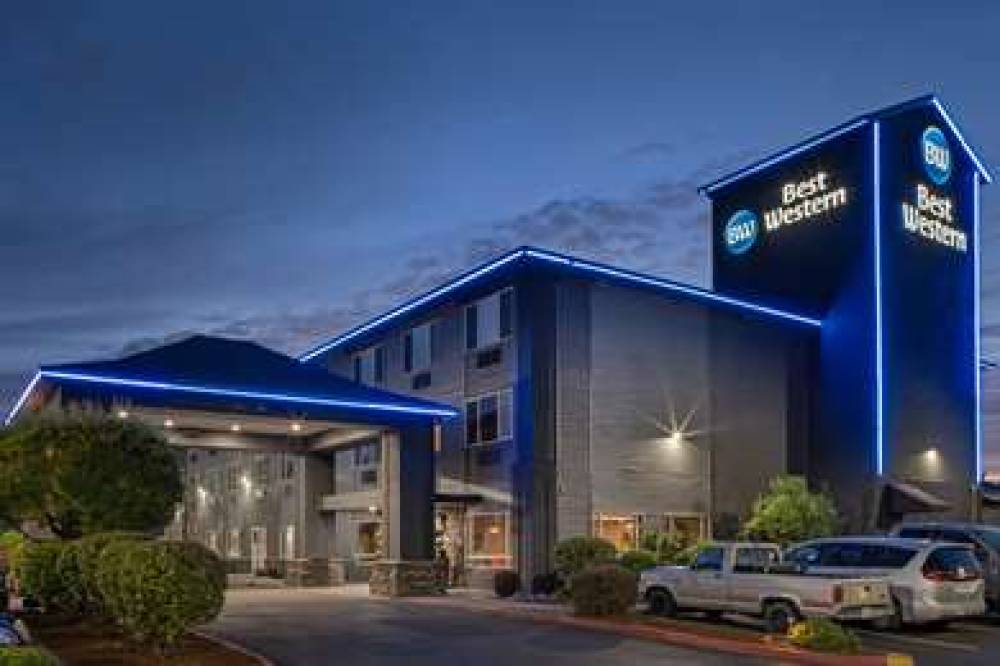 Best Western Plus Cascade Inn & Suites