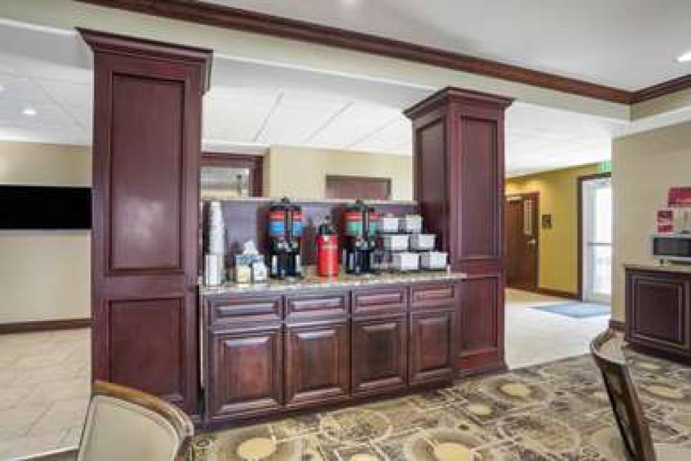 Best Western Plus Chalmette Hotel 8