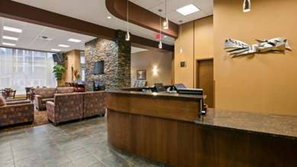 Best Western Plus Chateau Inn Sylvan Lake 4