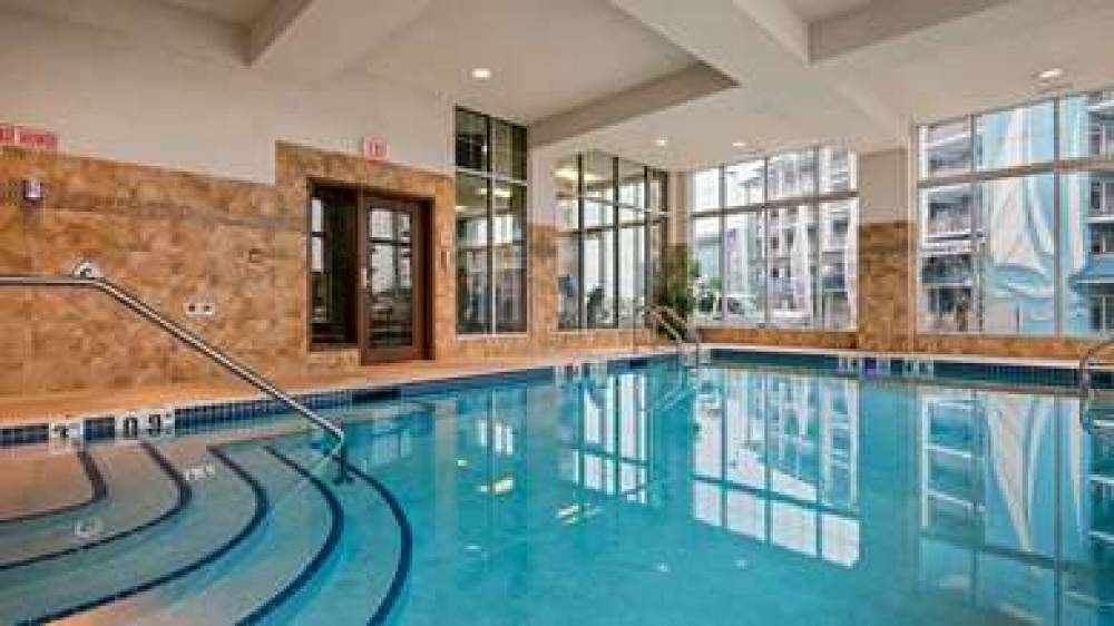 Best Western Plus Chateau Inn Sylvan Lake 5