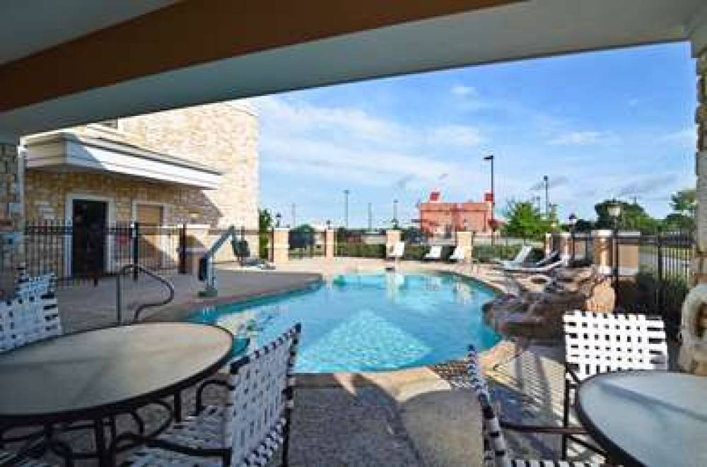 Best Western Plus Christopher Inn & Suites 8