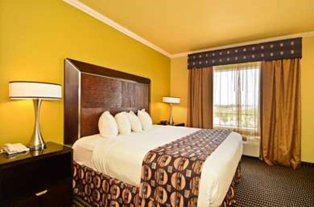 Best Western Plus Christopher Inn & Suites 6