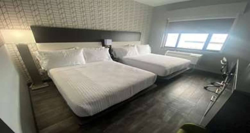 Best Western Plus City Line Hotel 9