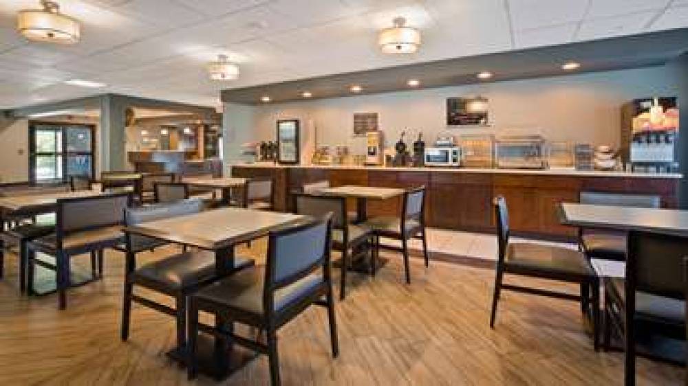 Best Western Plus Coldwater Hotel 9