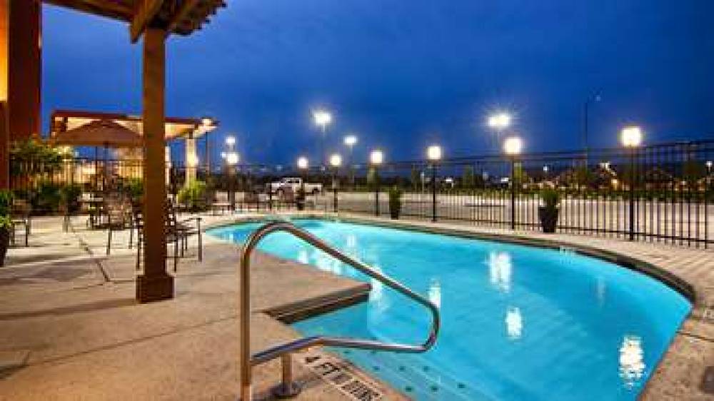 Best Western Plus College Station Inn & Suites 2