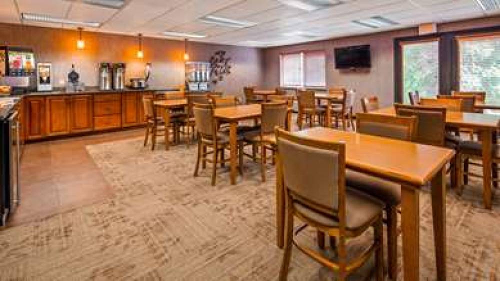 Best Western Plus Concord Inn 3