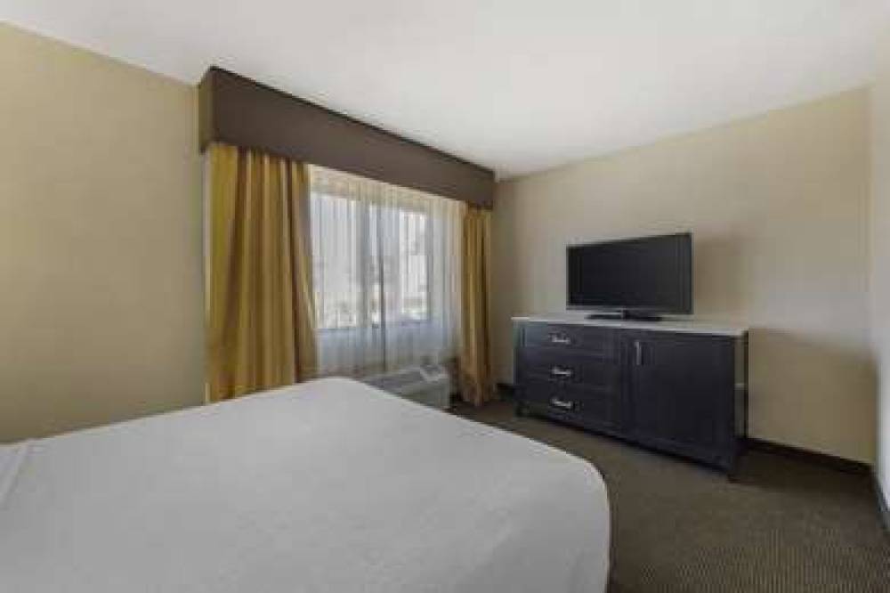 Best Western Plus Country Inn & Suites 9