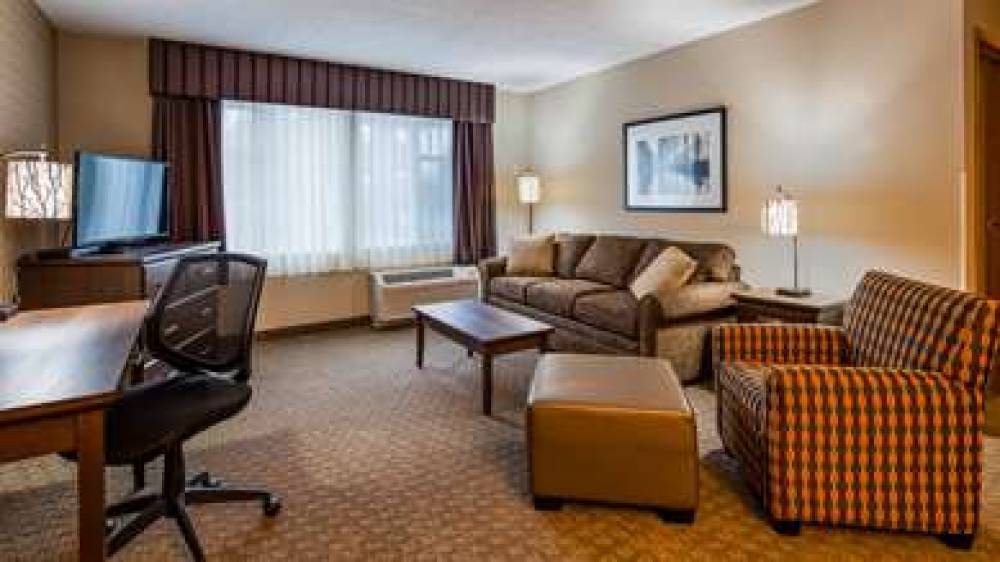 Best Western Plus Country Meadows Inn 10