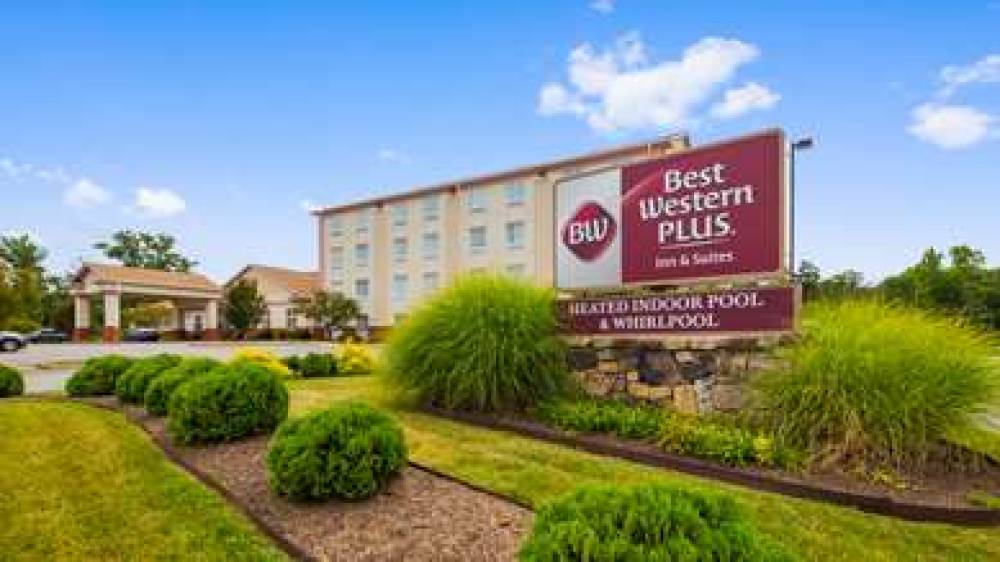 Best Western Plus Crossroads Inn & Suites 1