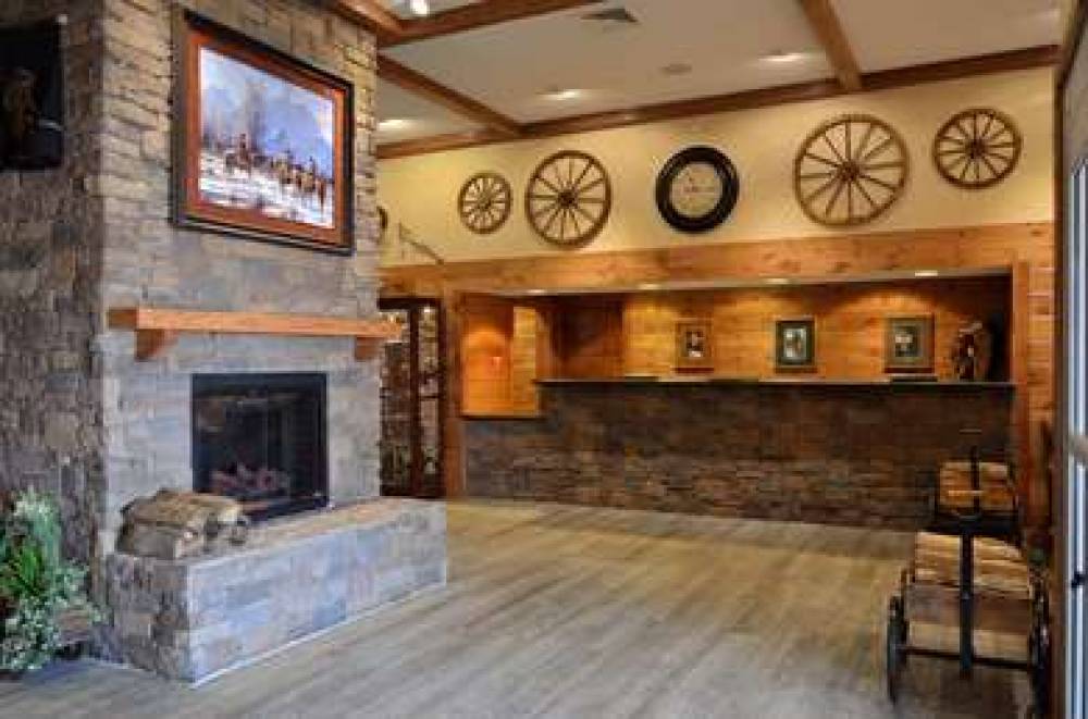 Best Western Plus Crossroads Inn & Suites 5