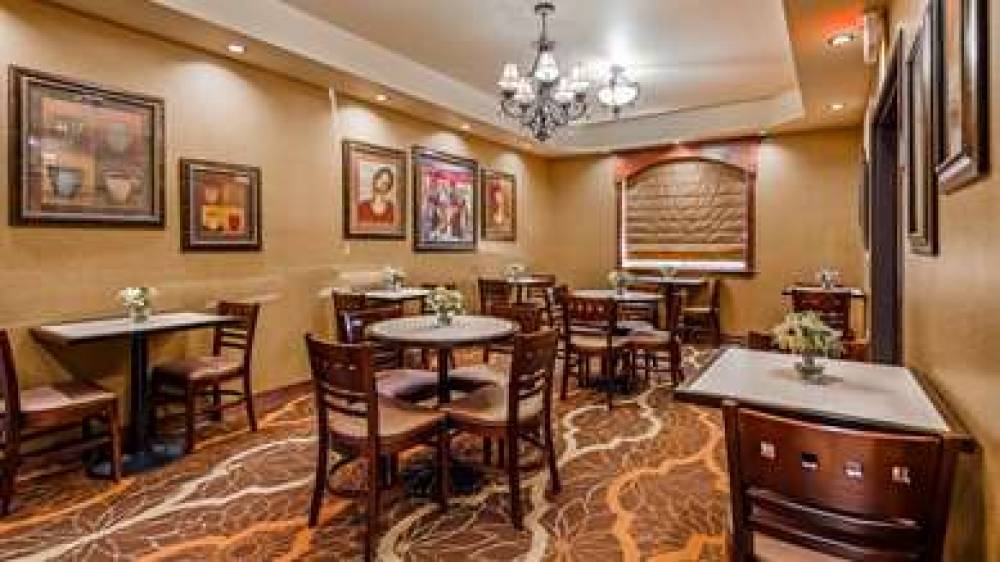 Best Western Plus Crown Colony Inn & Suites 10