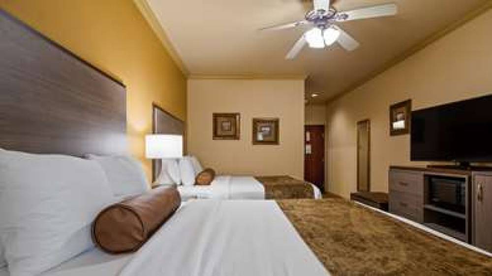 Best Western Plus Crown Colony Inn & Suites 7