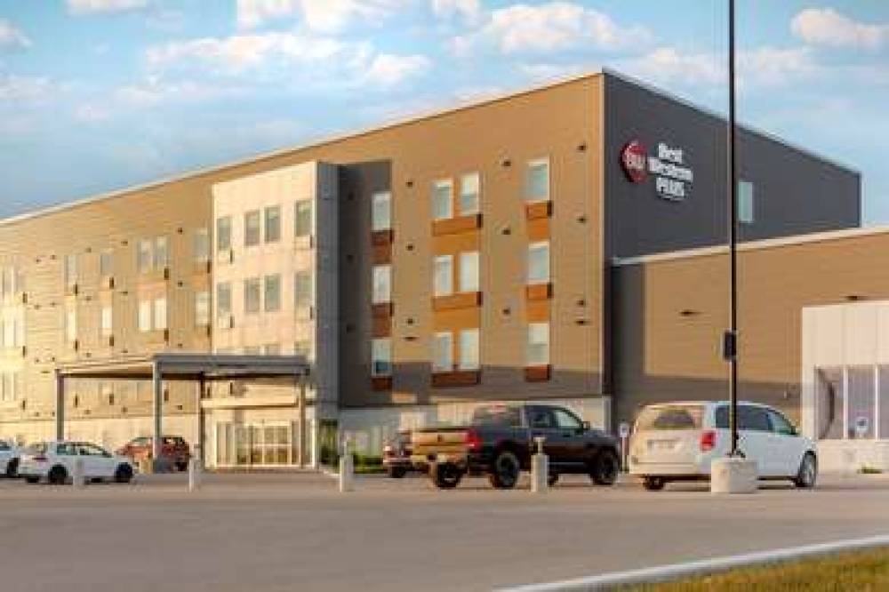 Best Western Plus Dauphin 3