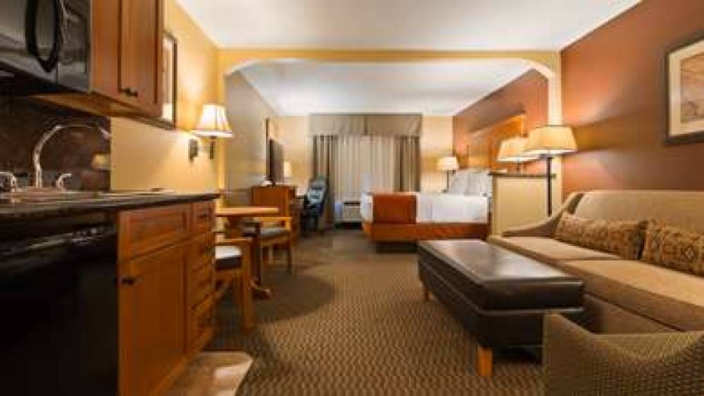 Best Western Plus Deer Park Hotel And Suites 7