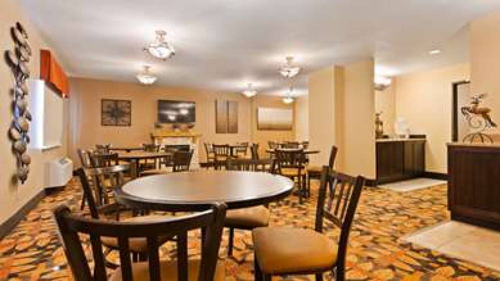 Best Western Plus Deer Park Hotel And Suites 10