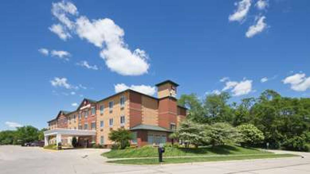 Best Western Plus Des Moines West Inn & Suites 2