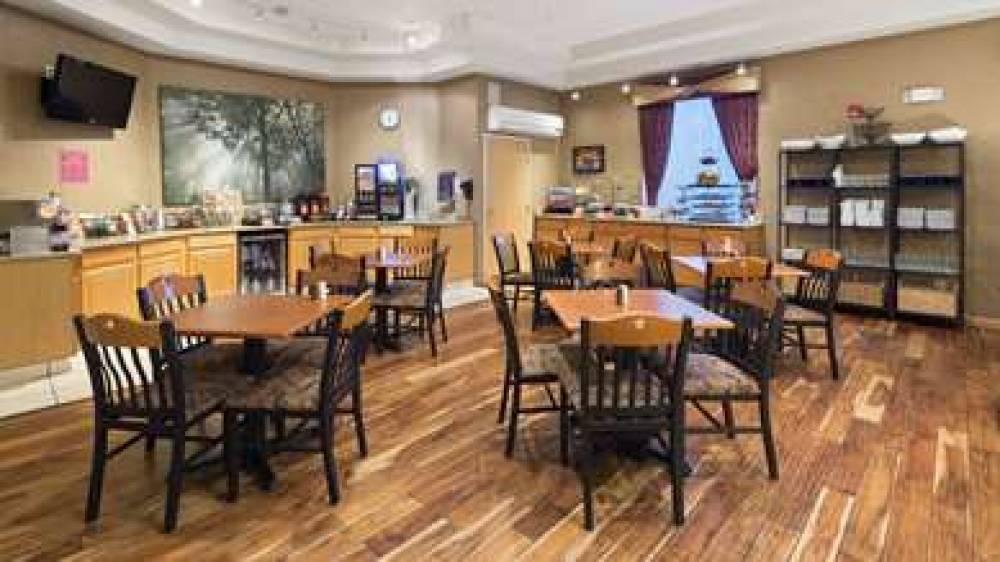 Best Western Plus Des Moines West Inn & Suites 7