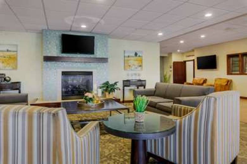 Best Western Plus Dubuque Hotel & Conference Center 5