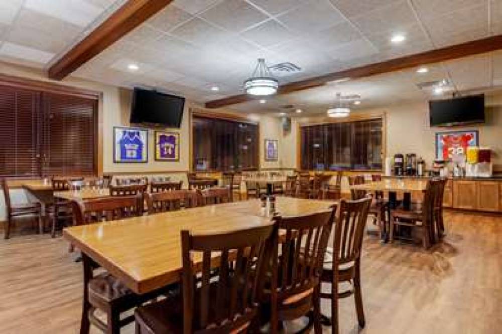 Best Western Plus Dubuque Hotel & Conference Center 6