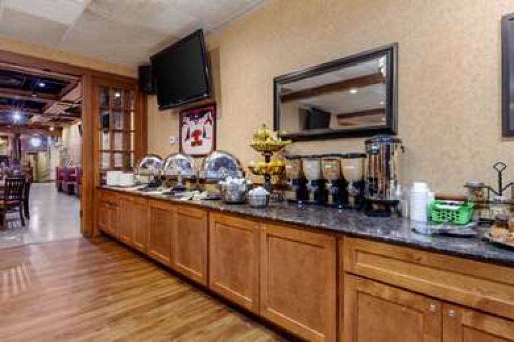 Best Western Plus Dubuque Hotel & Conference Center 9