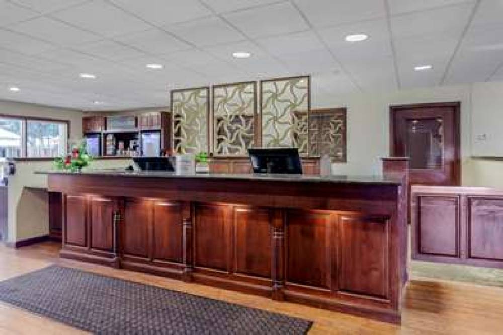 Best Western Plus Dubuque Hotel & Conference Center 4