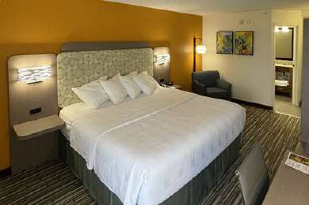 Best Western Plus East Syracuse Inn 1