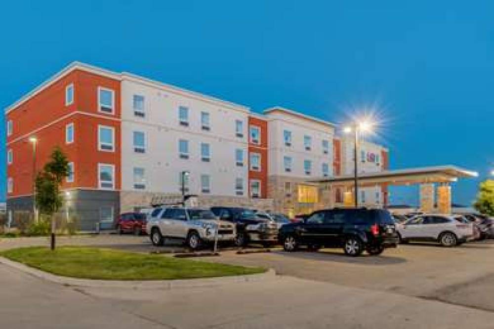 Best Western Plus Eastgate Inn & Suites