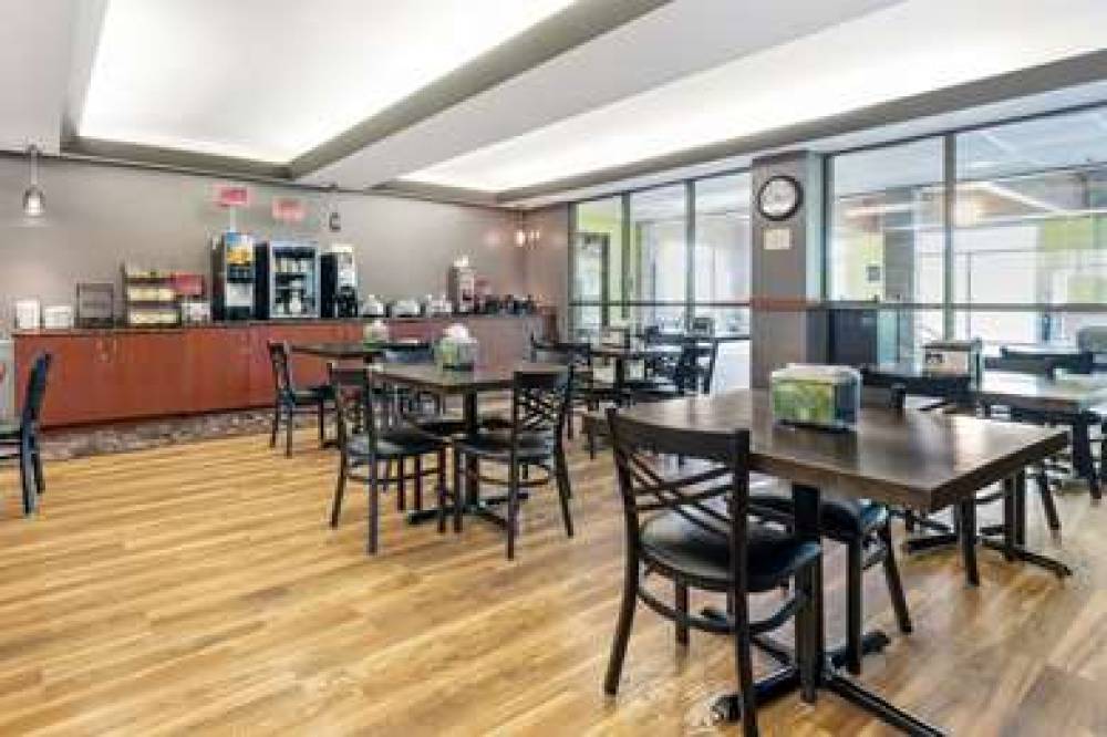 Best Western Plus Eau Claire Conference Center 5