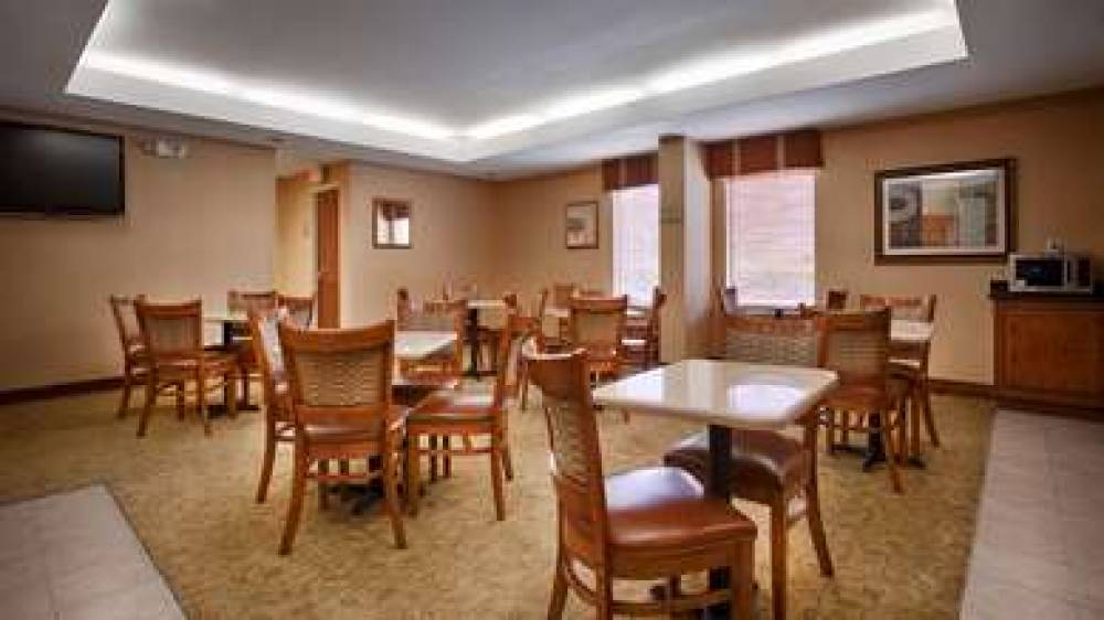 Best Western Plus Edison Inn 8