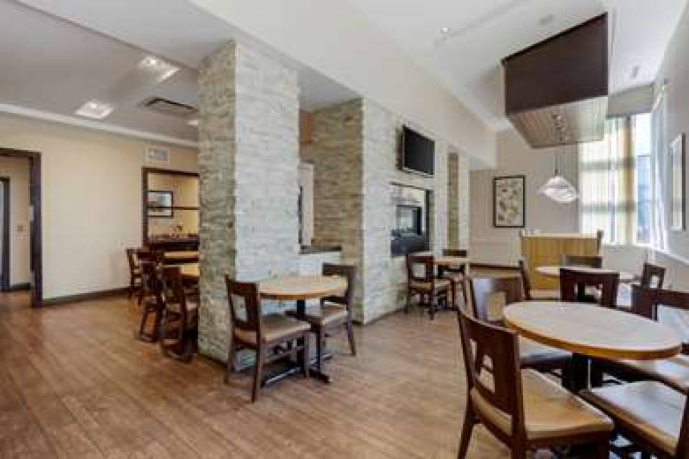 Best Western Plus Edmonton Airport Hotel 3