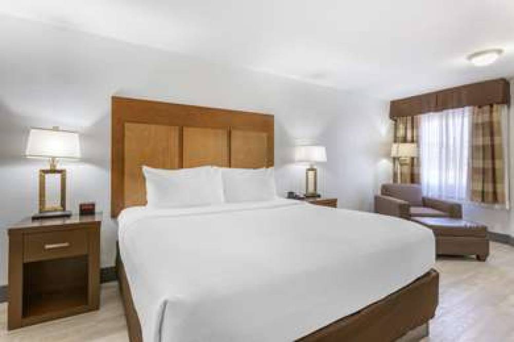 Best Western Plus El Paso Airport Hotel & Conference Center 2