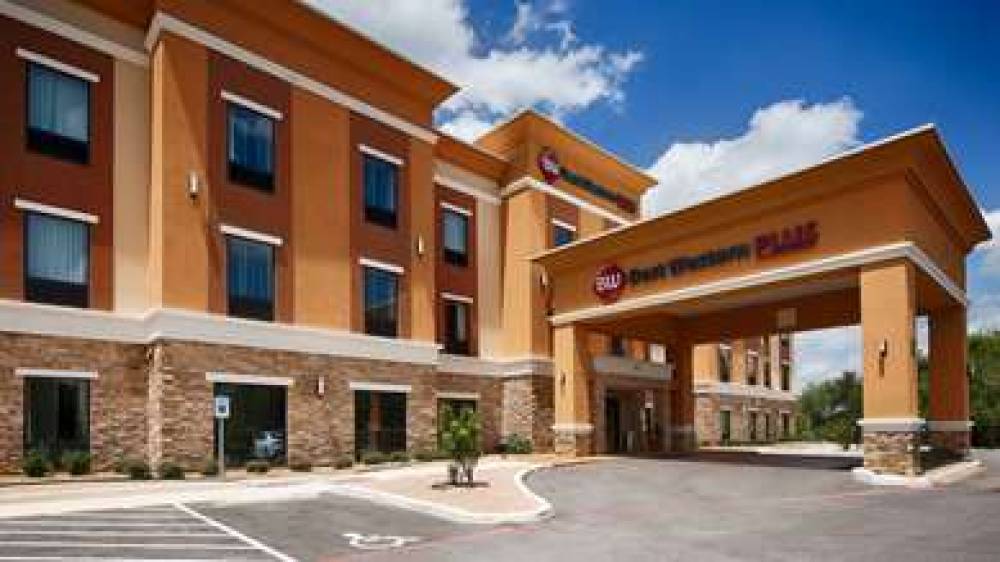 Best Western Plus Elmendorf Hotel 1