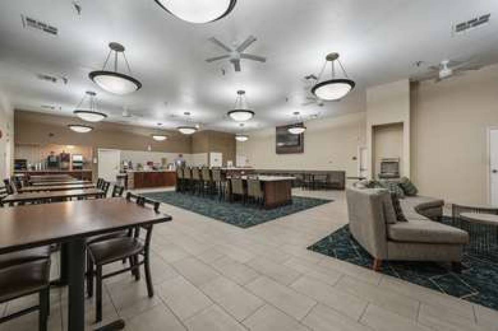 Best Western Plus Executive Inn & Suites 8