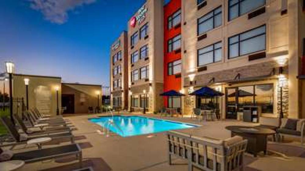 Best Western Plus Executive Residency Rigby's Water World Hotel 1