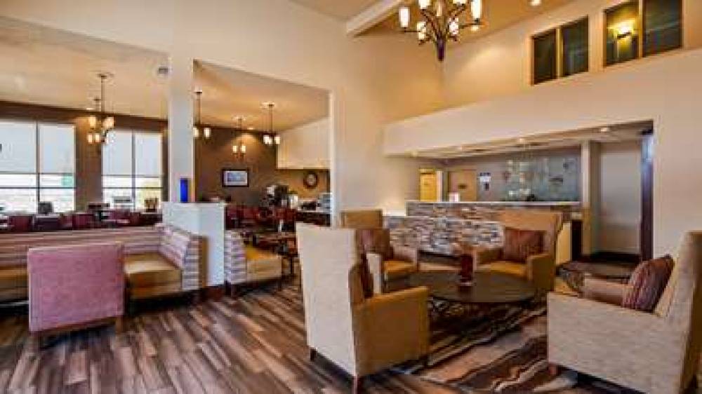 Best Western Plus Executive Suites 3